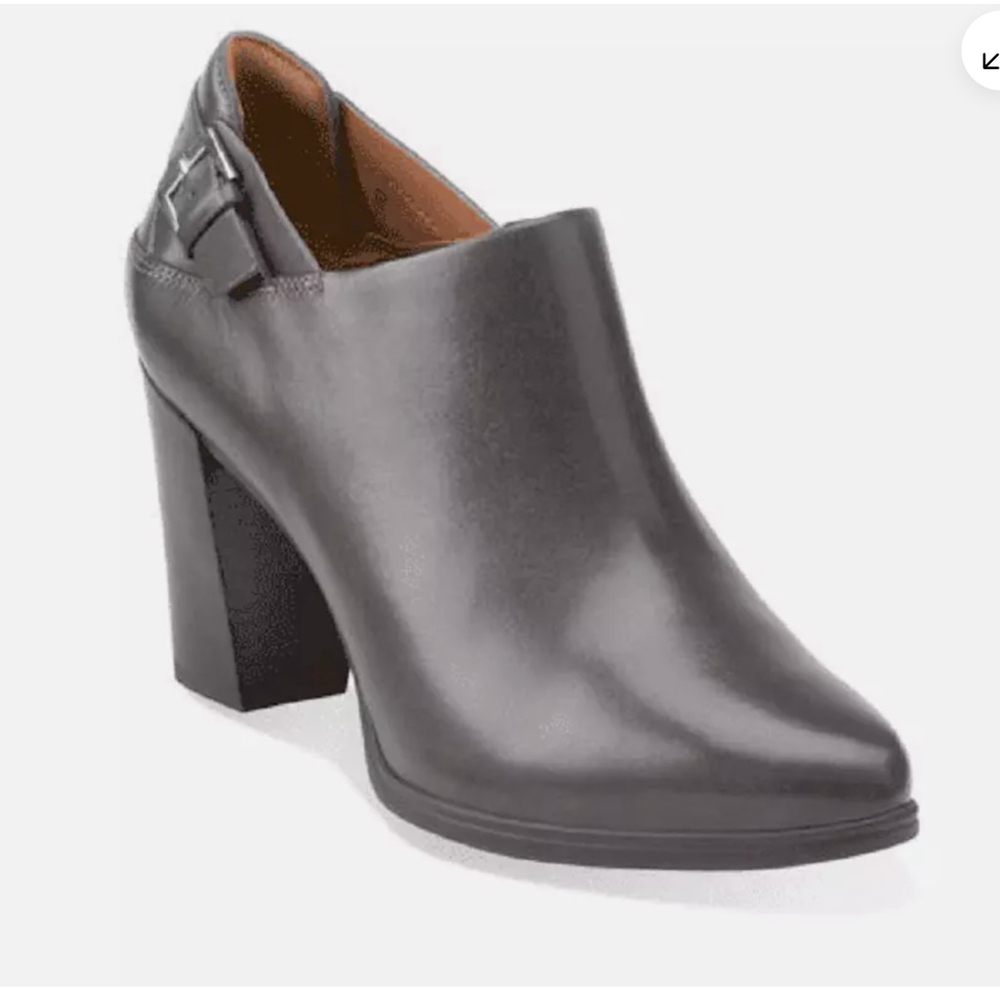 Clarks Dark Gray Artisan Collection Kadri Dylan Chelsea Ankle Boots size 9